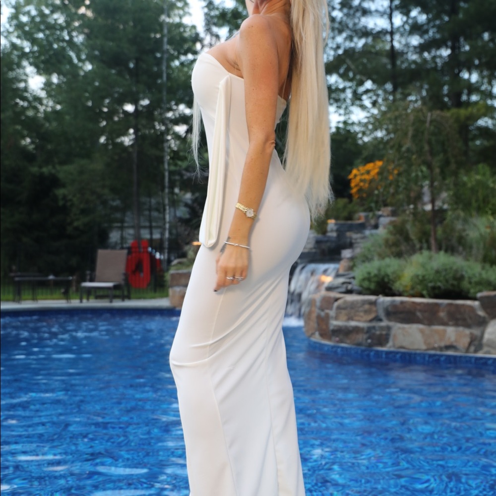 Stunning missguided strapless white maxi dress XS - Picture 9 of 15